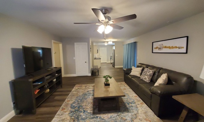 Central Oklahoma City House | Top-Rated Chisholm Creek Hotel with Breakfast & Kitchen Access