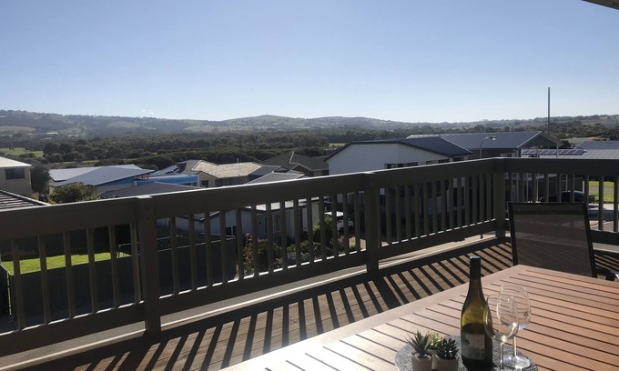 Hayborough House | Relax at Chiton Beach House with Oceanfront Pool Access