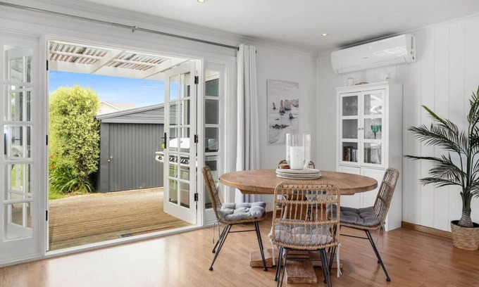 Hayborough House | Relaxing Chiton Beach Retreat with Family-Friendly Amenities