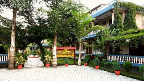 Sauraha Resort | Chitwan Village Resort: Guest Rated 9.2 with Family Amenities