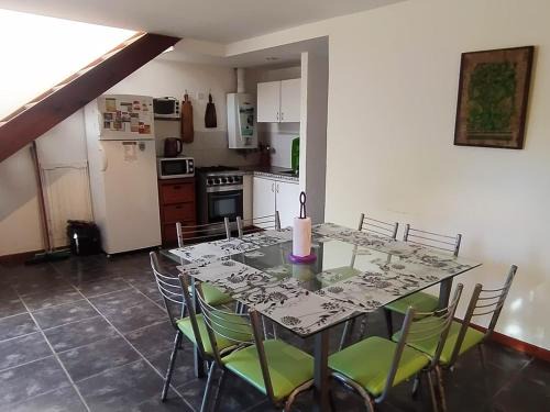 Villa Gesell Apartment | Experience Chiway: Pet-Friendly with Pool & Hot Tub