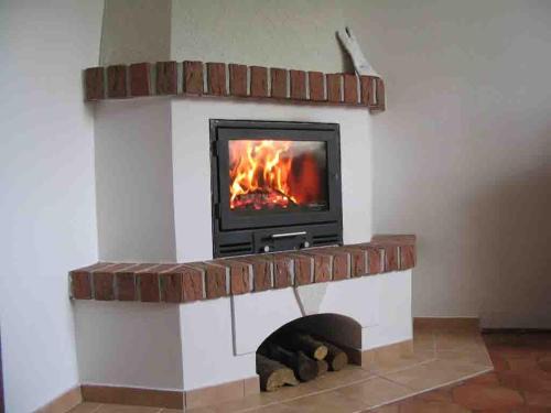 Chlum u Trebone House | Cozy Retreat with Garden – Chlalupa se zahradou, Třeboně
