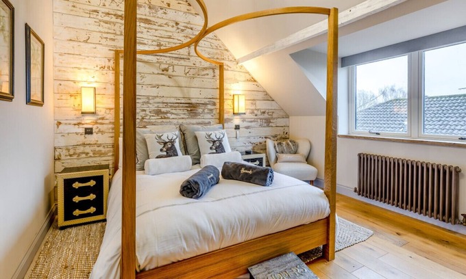Little Malvern House | Chocolate Box - One Bedroom House, Sleeps 2