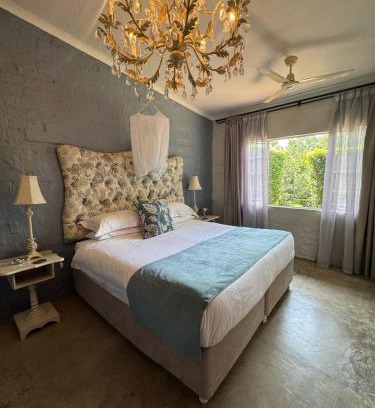 White River House | Delightful Chocolate Orchid: Family-Friendly with Pool Access