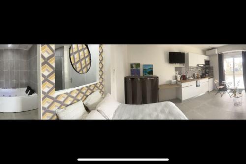 Chasse-sur-Rhone Apartment | Pet-Friendly CHOPIN’studio with Hot Tub & Guest Rated 9.3