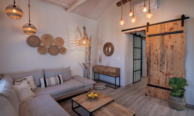 Alonnisos Old Town House | Family-Friendly Chora Suite: Guest Rated 9.8/10