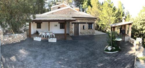 Riopar House | Experience Nature at Chorros del Mundo - 4-Star Getaway
