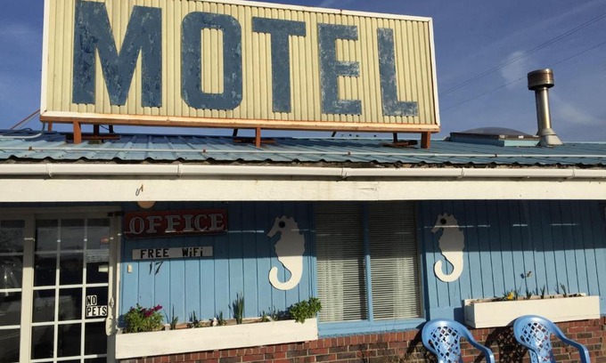 Oyehut-Hogans Corner Hotel | Family-Friendly Retreat at Chris by the Sea Motel