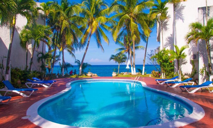 Tower Isle Apartment | Oceanfront Chrisanns Paradise Suite - Private Beach Retreat