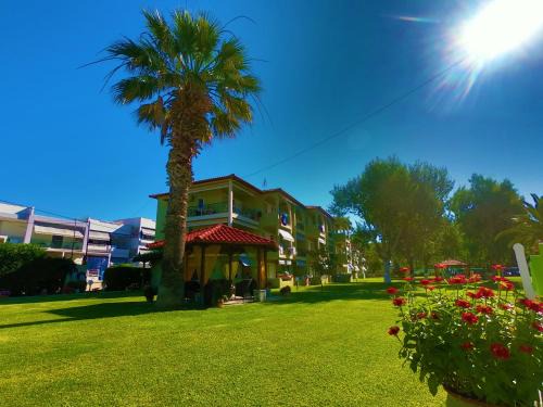 Toroni Apartment | Beautiful Chrissi Ammoudia with Private Beach & Ocean Views