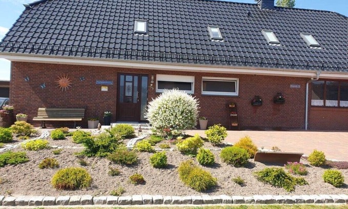 Bunde House | Cozy Christa Holiday Residence with Family-Friendly Amenities