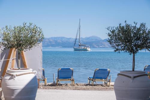 Petriti Bed & Breakfast | Unforgettable Christina Beachfront Rooms with Ocean Views