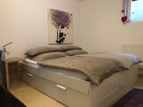 Leutkirch im Allgau House | Pet-Friendly Retreat: Christine Oparaugo with Private Bath