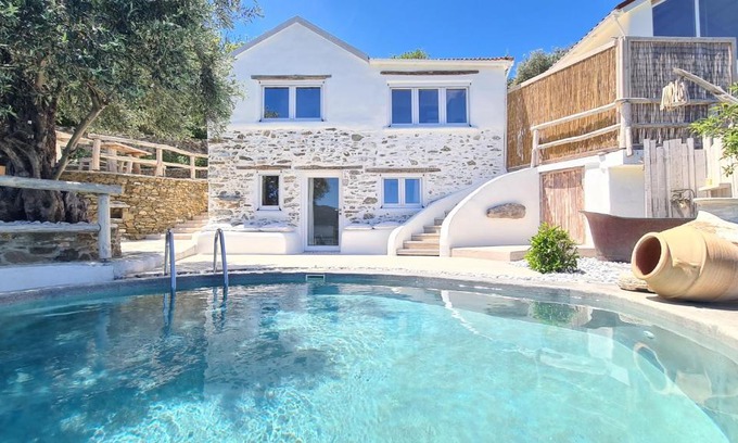 Skopelos Villa | Unforgettable Retreat at Christine's House: Pet-Friendly Oasis