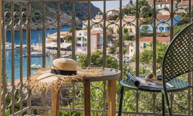 Frourion Hotel | Experience Chromata Assos Villas with Ocean View & Pool