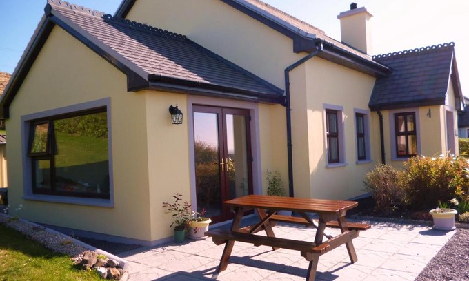 Ballyheigue House | Ocean View Retreat at Chuain Mhaire, Glenderry - 4 Stars