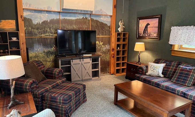 Maryland House | Chucle Homestead - Guest Rated 10/10 with Spa & Breakfast