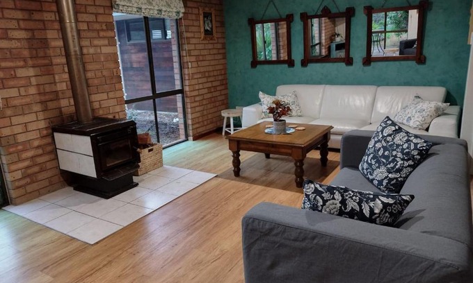 Dwellingup House | Family-Friendly Chuditch Holiday Home in Dwellingup