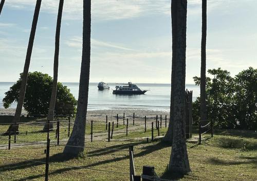 Saphli Hotel | Inviting Chumphon Cabana Resort with Restaurant Amenities