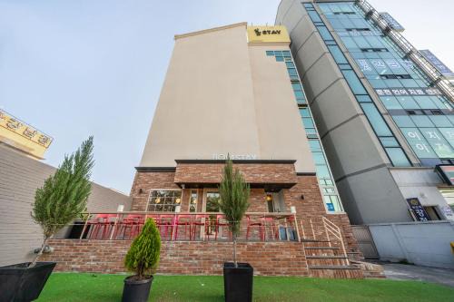 Chuncheon Hotel | Explore Chuncheon Bom Stay: Wheelchair Accessible Haven
