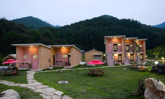 Chungju House | Chungju Dalduru Pension: Eco-Friendly Retreat with Breakfast