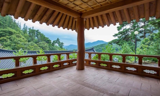 Chungju House | Eco-Friendly Retreat at Chungju Solnaeeum Hanok Pension