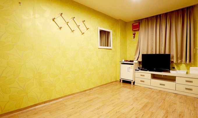 Chungju Hotel | Eco-Friendly Stay at Chungju Vision Park with Breakfast
