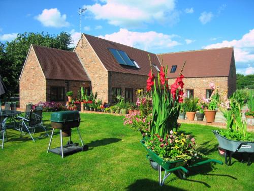 Shottery House | Elegant Church Farm Barns - 5-Star Wheelchair Accessible Retreat