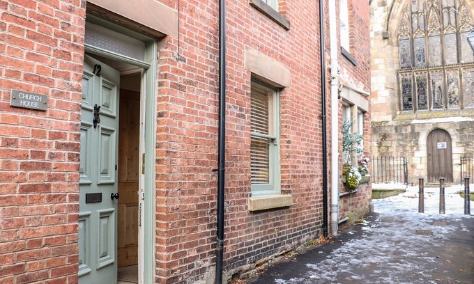 Wirksworth House | Family-Friendly Church House with Garden in Wirksworth