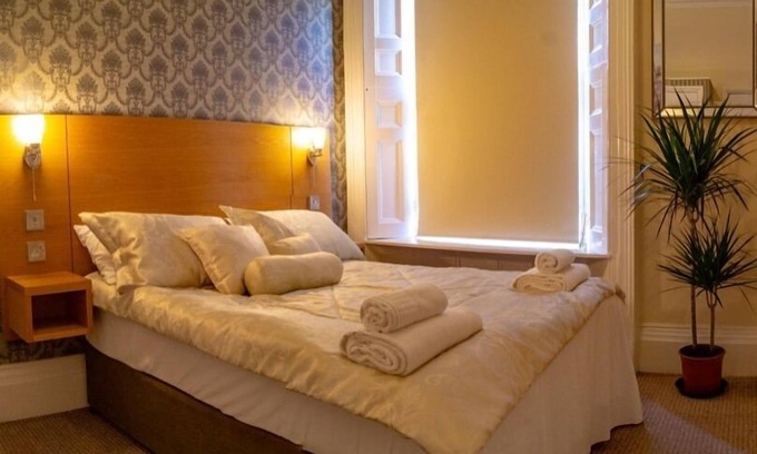 Boston Apartment | Family-Friendly Church Lane Apartment with Kitchen Access