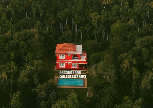 Sulthan Bathery House | Cozy Tripwayanad Homestay: Ideal for Families & Pets