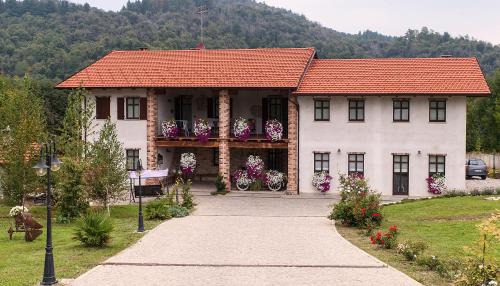 Peveragno Bed & Breakfast | Family-Friendly Retreat at Ciabot Besimauda with High Ratings