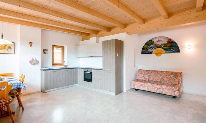 Pera Apartment | Discover Ciampedie: Pet-Friendly Retreat with Spa & Lake Views