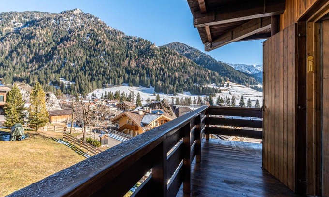 Pera Apartment | Pet-Friendly Ciasa Apelli with Family Comfort and Great Ratings