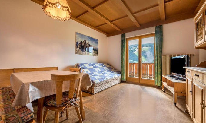 Mareo Apartment | Pet-Friendly Ciasa La Palsa App: Rated 8.8/10 by Guests