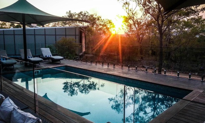 Nitmiluk Cabin | Five-Star Cicada Lodge: Family-Friendly with Pool Access