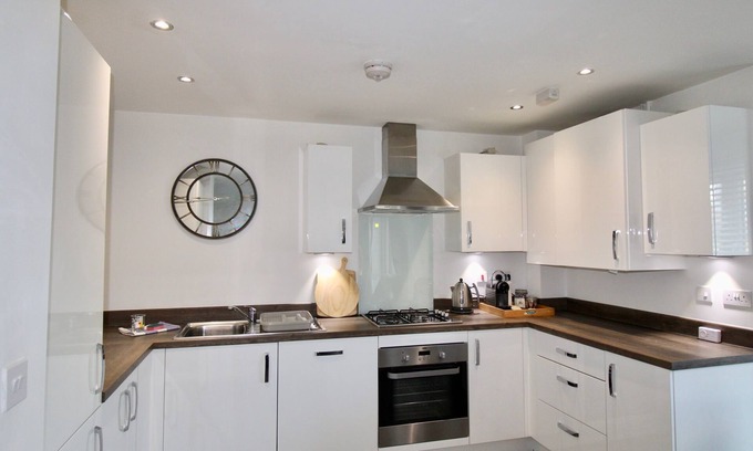 Milton Keynes Apartment | Discover Cicero Fairfields: Family-Friendly Accommodations
