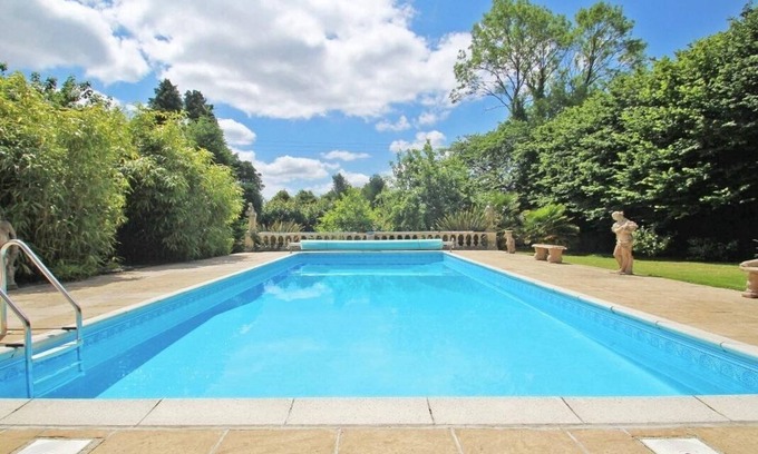 Liskeard Cottage | Discover Cider Cottage: Pet-Friendly Retreat with Pool