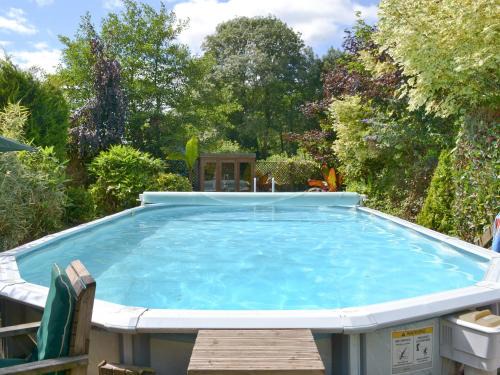 Launceston House | Inviting Cider House: Pool, Hot Tub & Family-Friendly Fun