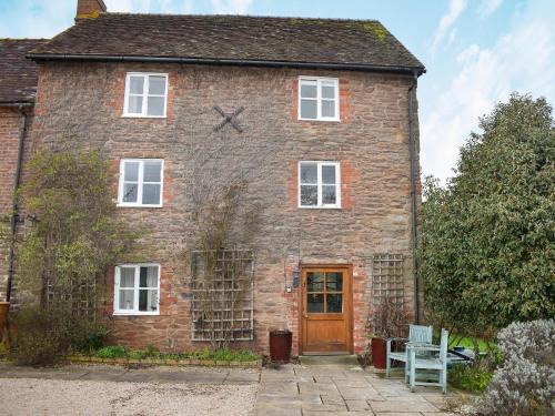 Tenbury Wells House | Pet-Friendly Cider Mill: Rated 9.2/10 for Family Fun