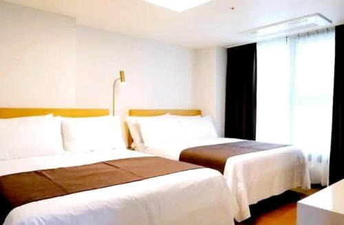Haeundae Apartment | Oceanfront Ciel de Mer: Guest Rated 9.1, Family-Friendly Stay