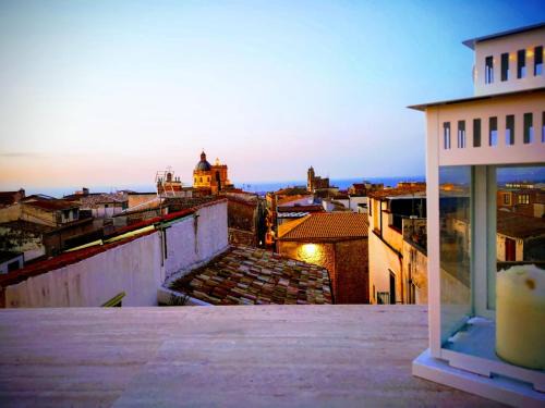Alcamo Historic Center Apartment | Experience Cielo d'Alcamo: Pet-Friendly Oceanfront Retreat