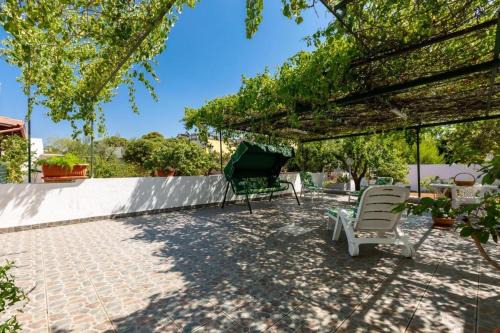 Torre Suda House | Pet-Friendly Villa Cielo e Terra with Oceanfront Views