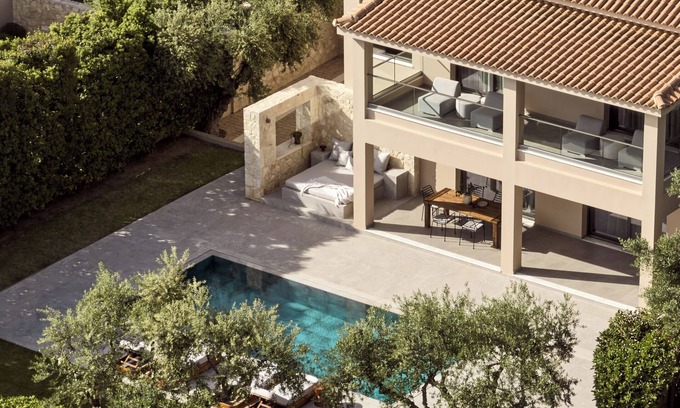 Akrotiri Villa | Indulge in Cielo Villas: Private Pools & Spa Retreats