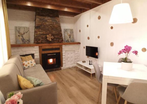La Virgen de la Vega Apartment | Pet-Friendly Getaway at Ciervos - Rated 9.1 by Guests!