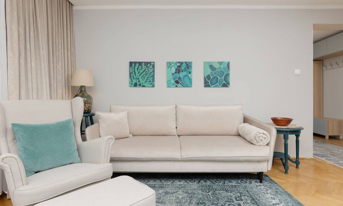 Mokotow Apartment | Cozy 2-Bedroom Apartment near Amenities in Cieszynska