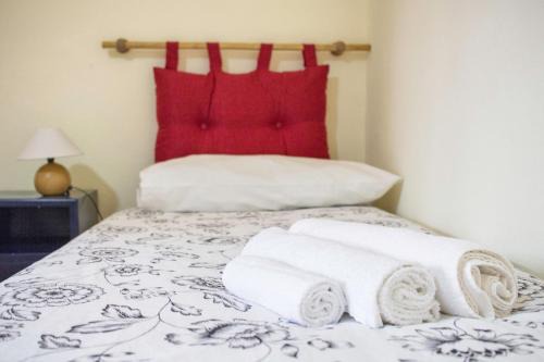 Cibali Apartment | Cozy Cifalino Apartment with Ocean View in Catania