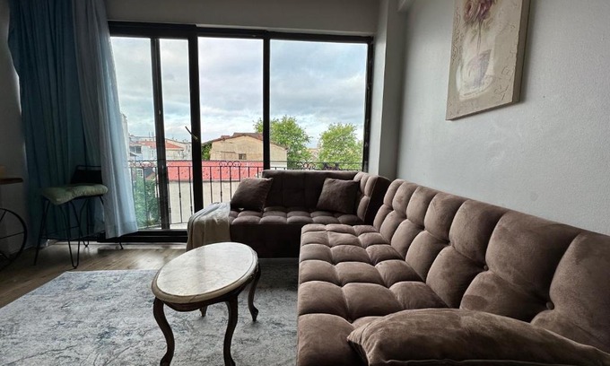 Taksim Apartment | Modern Cihangir City View Apartment with Breakfast & Accessibility