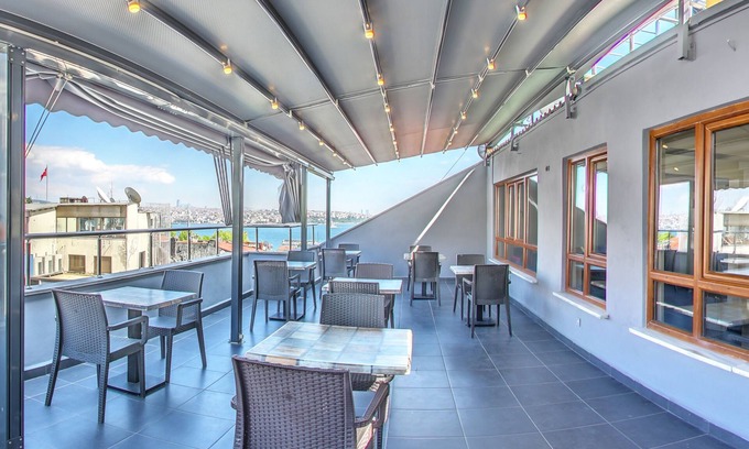 Kabatas Hotel | Explore Cihangir Palace: Family-Friendly with Breakfast Included