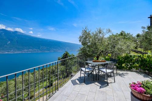 Tignale Apartment | Experience Comfort at Ciliegia - A 4-Star Family Retreat